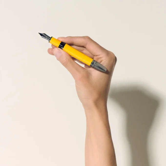 Great Characters Enzo Ferrari Special Edition Giallo Modena Füllfederhalter M Great Characters Enzo Ferrari Special Edition Giallo Modena Füllfederhalter M