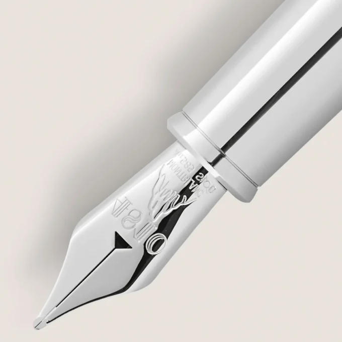 Montblanc Heritage Rouge et Noir „Baby” Sonderedition Korallenfarbener Füllfederhalter M