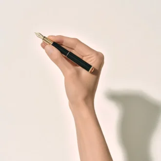 Montblanc Heritage Rouge et Noir „Baby” Sonderedition Schwarzer Füllfederhalter F Montblanc Heritage Rouge et Noir „Baby” Sonderedition Schwarzer Füllfederhalter F