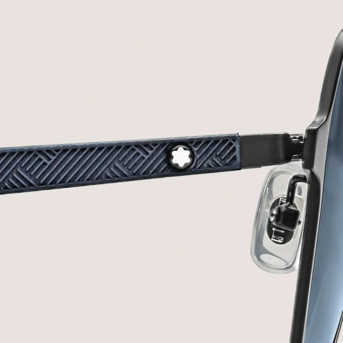 Quadratische Sonnenbrille mit schwarzem Metallrahmen