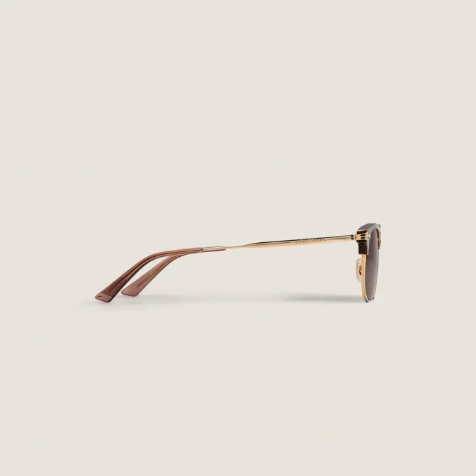 Rechteckige Sonnenbrille mit goldfarbenem Metallrahmen
