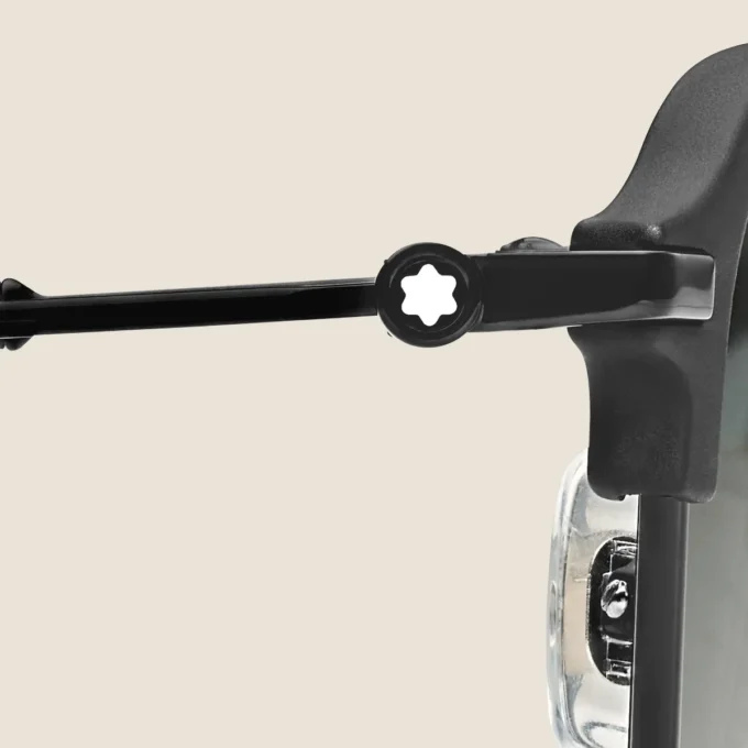 Rechteckige Sonnenbrille mit schwarzem Metallrahmen